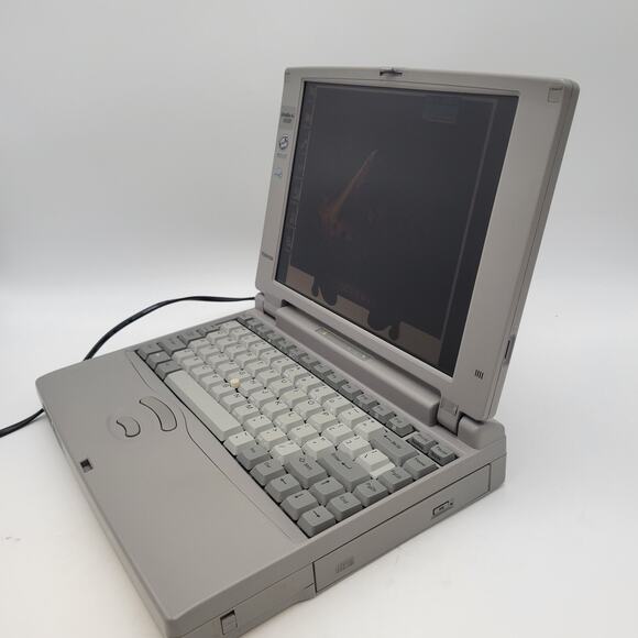 Vtg Toshiba Satellite Pro Series 425CDT /810 PA1225U Pentium Works Powers On - Picture 12 of 16